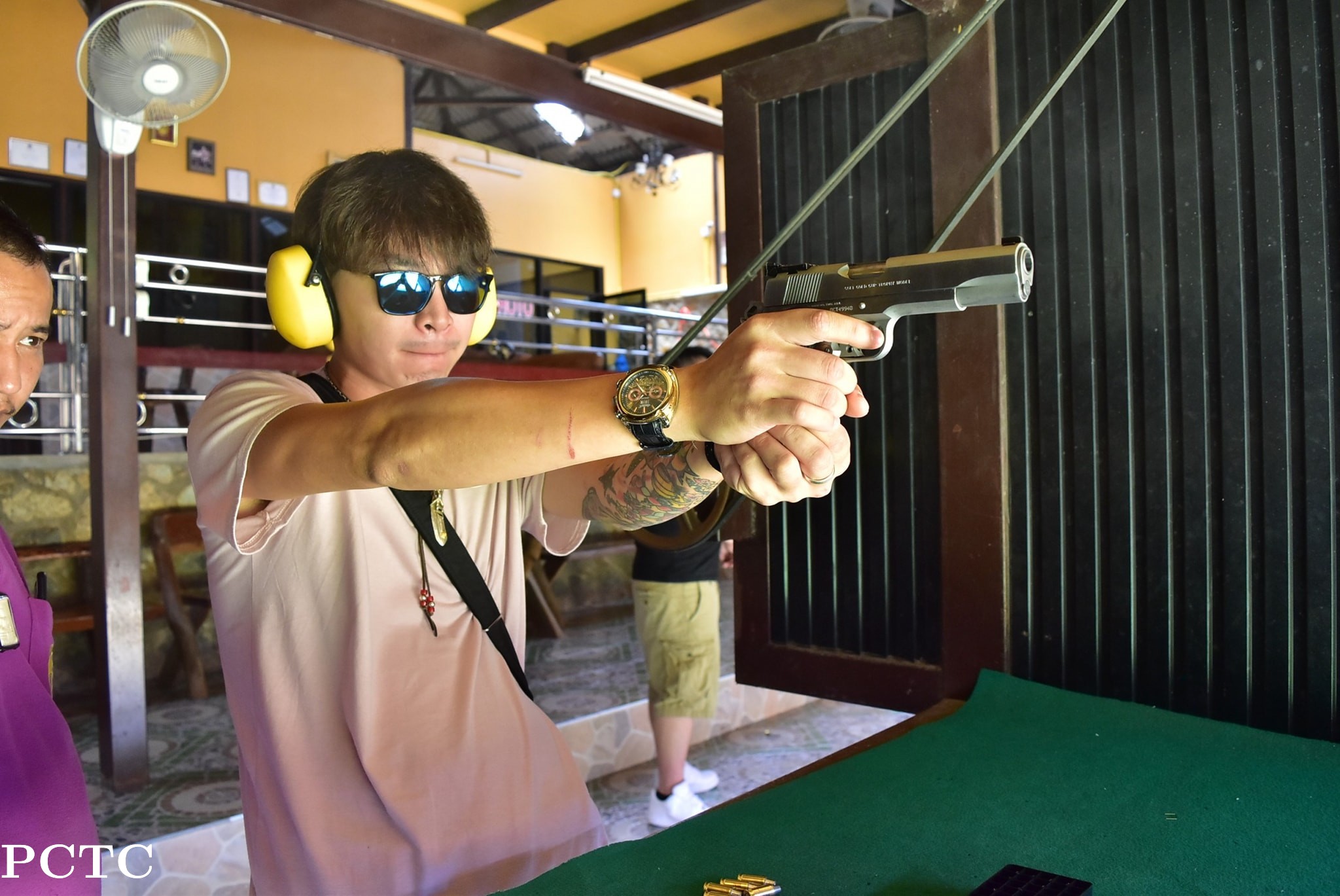 gun-shooting-8326.jpg