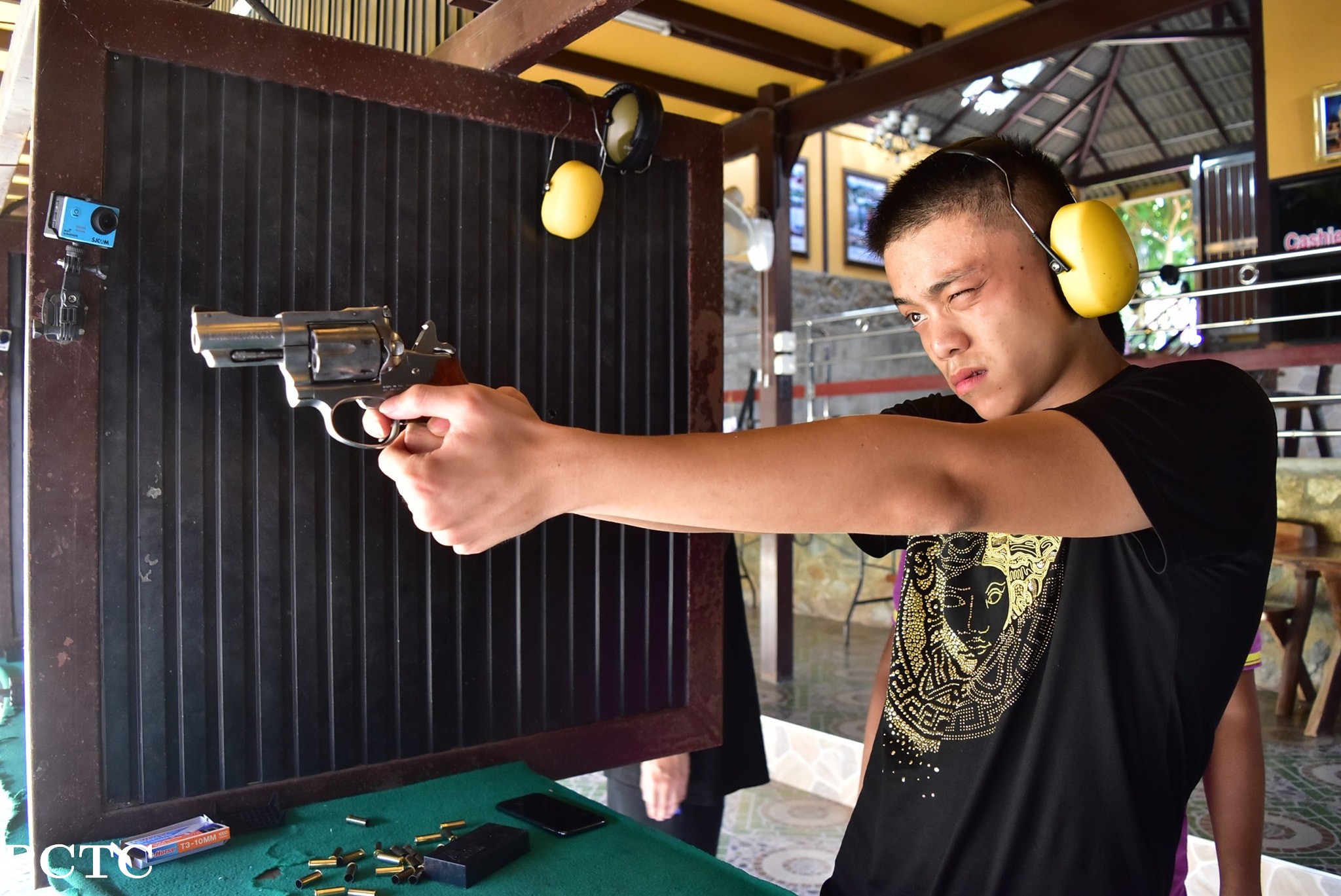 gun-shooting-9218.jpg