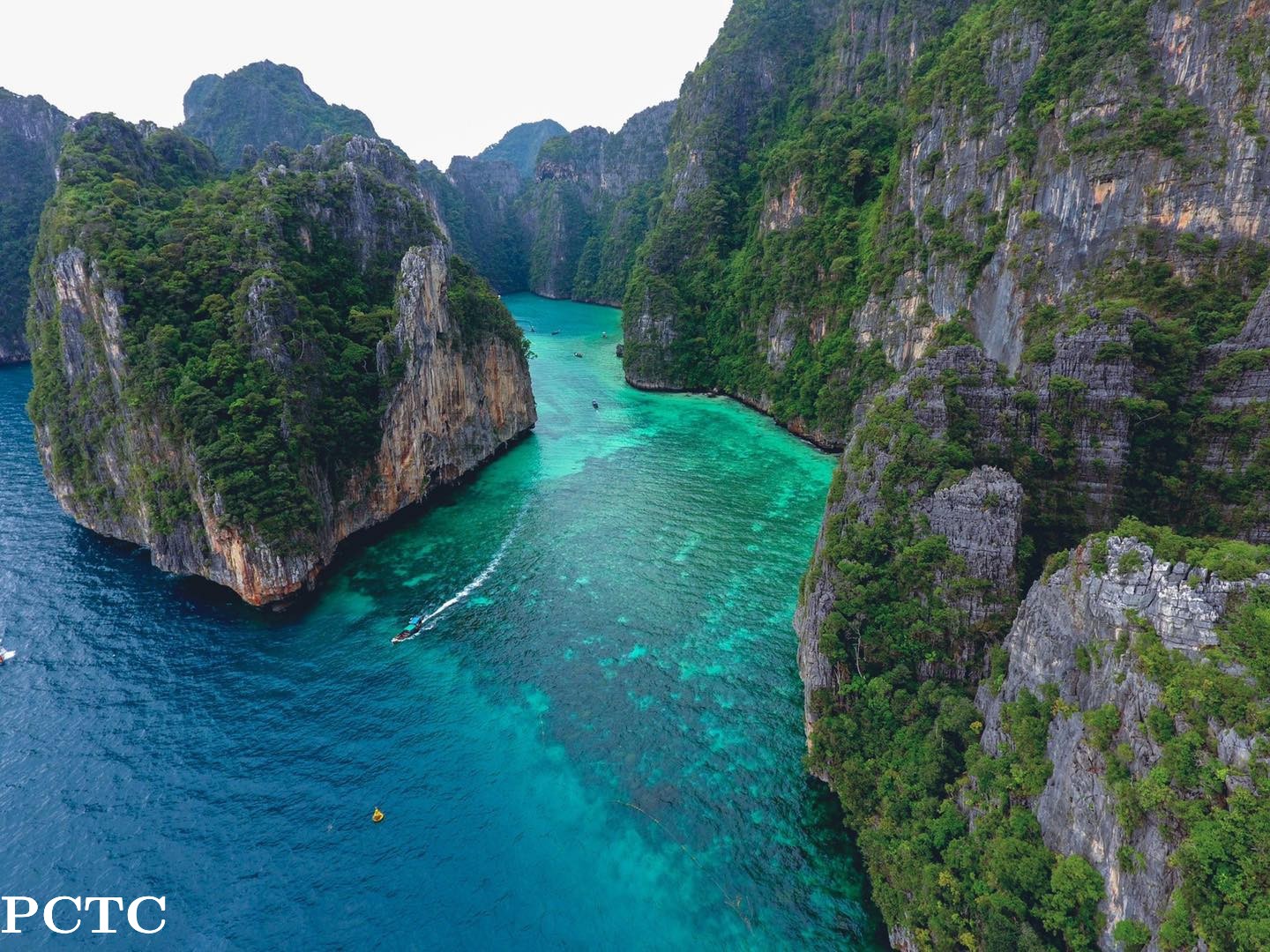 phi-phi-island-by-speed-boat-1445.jpg