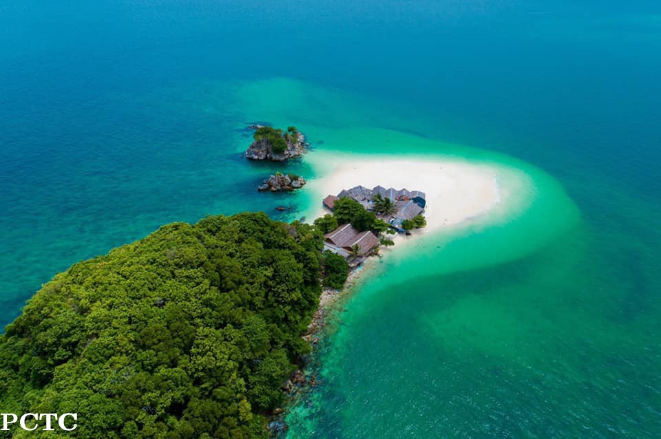 phi-phi-island-by-speed-boat-8518.jpg