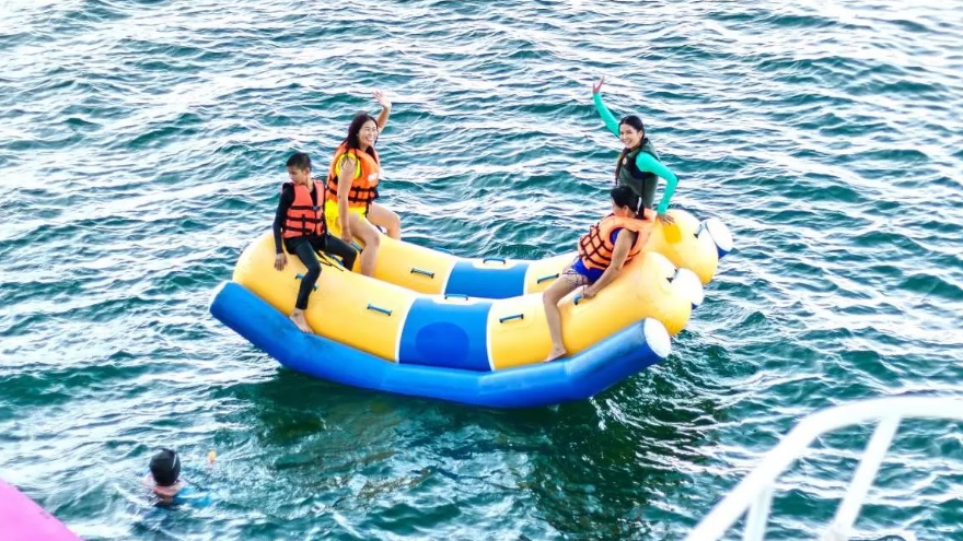  Package - F - Snorkeling + Sliding + Funny Land + Lunch + SIC Hotel Transfer