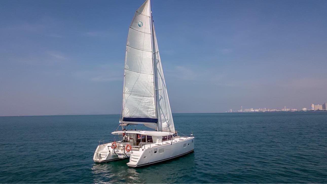 5 Hour Yacht Party Pattaya - (Time: 13:00 to 18:00) + Private Hotel Transfer image