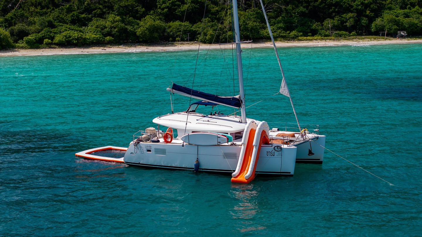 5 Hour Yacht Party Pattaya - (Time: 13:00 to 18:00)